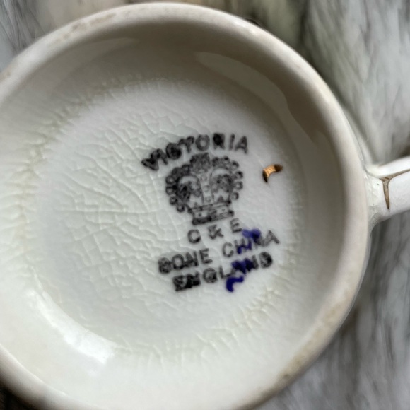 💠 Teacup and saucer hand poured lavender and rose essential oil candle. - Picture 11 of 16